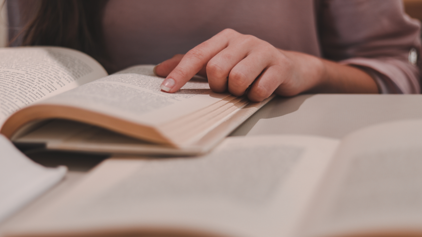 3 Lecturas sobre aromaterapia, energía positiva y liderazgo - Blog Esencia de Luna